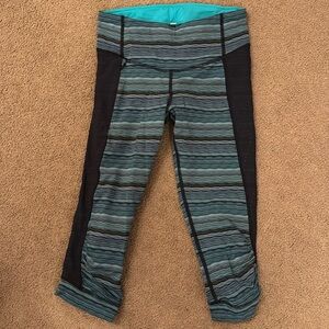 Lululemon Stop At Nothing Crop Space Dye Twist Naval & Peacock Blue size 4